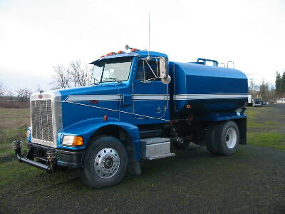 1989 Pete 377 S/A Water Truck